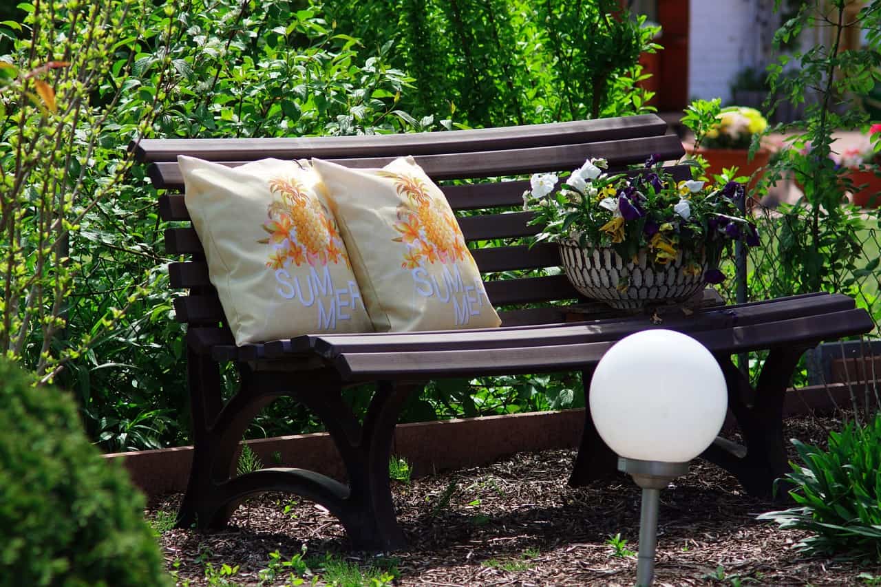 garden-gdaf0ea121_1280 (1)