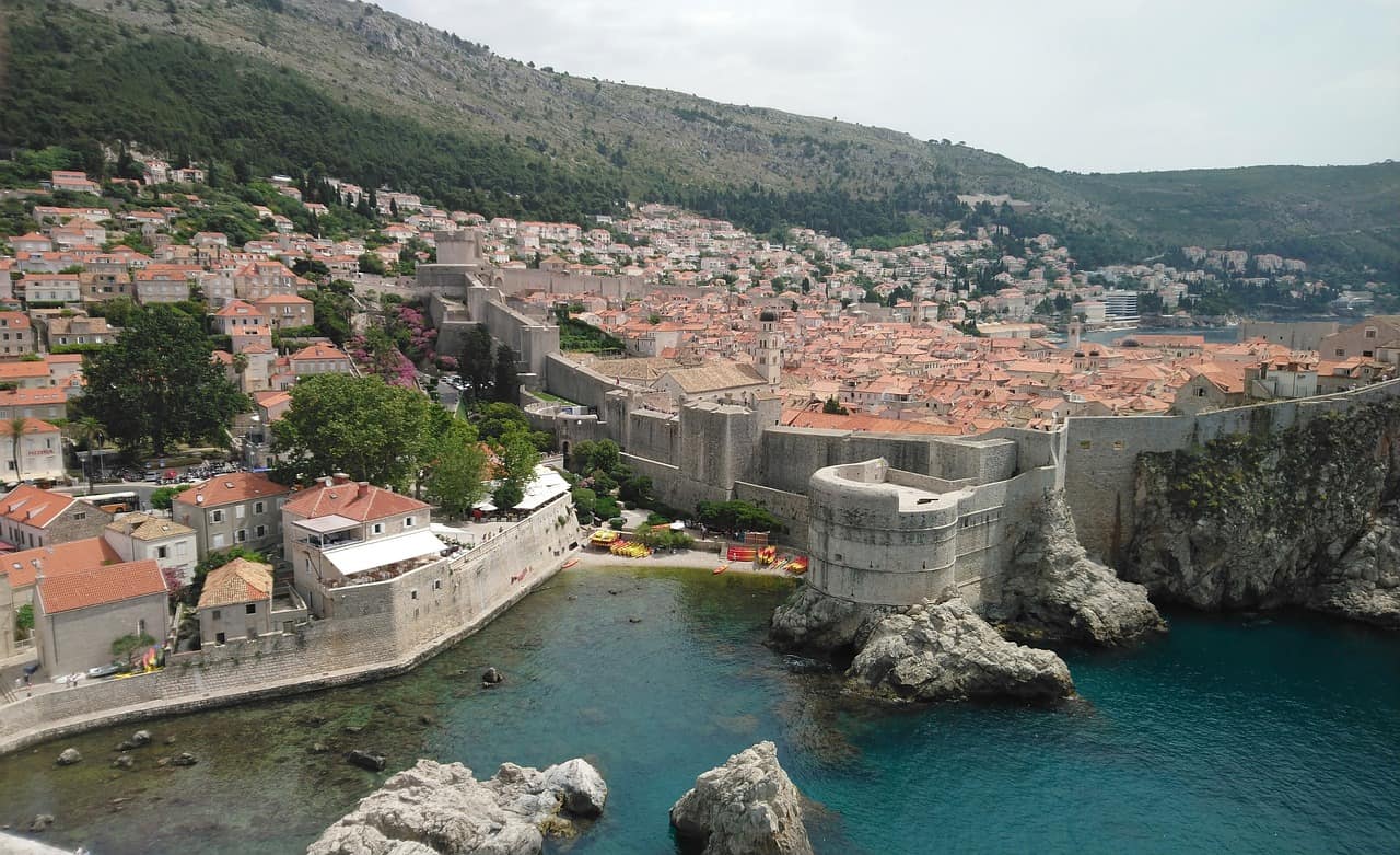 dubrovnic-gee03ebe48_1280 (1)
