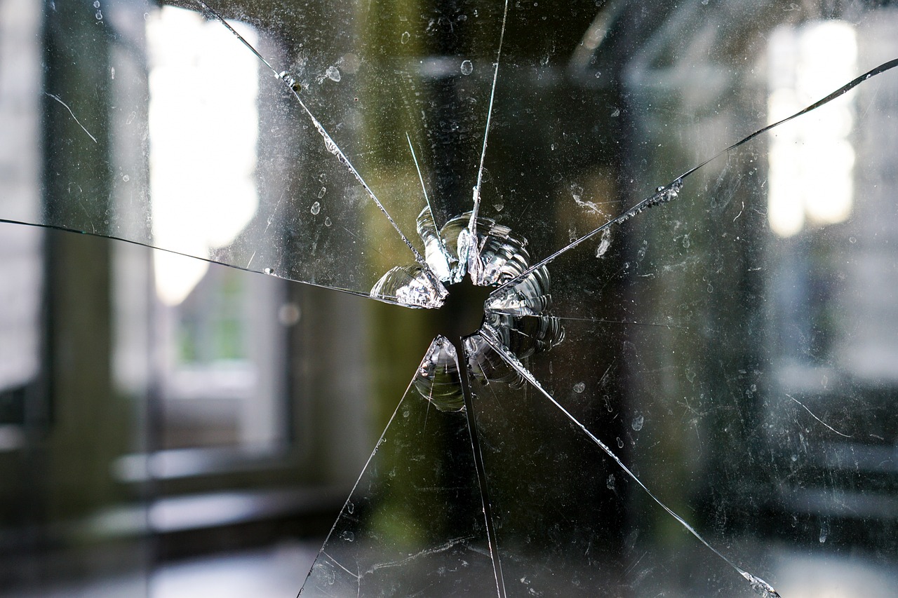 glass-pane-1497229_1280